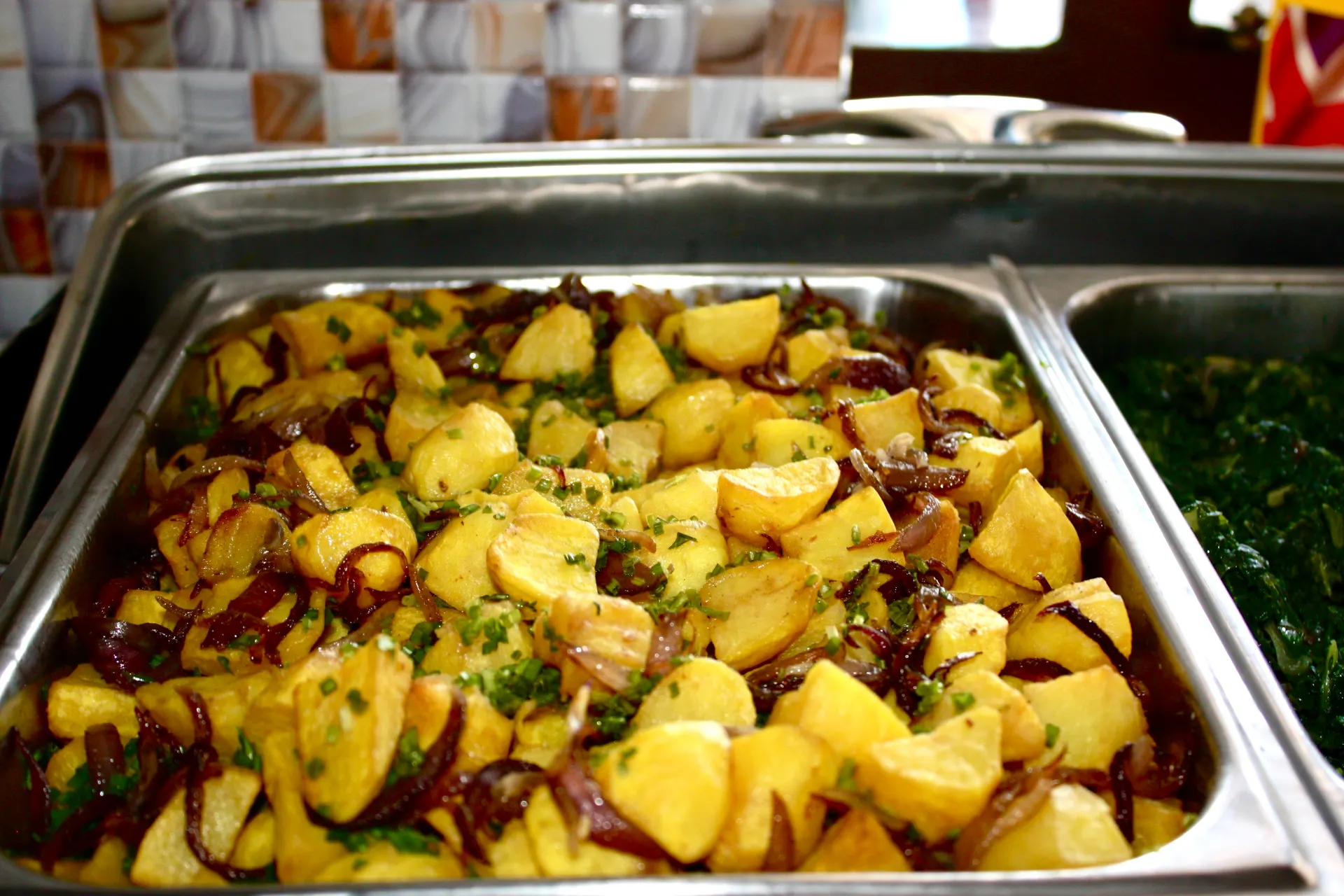 Large-format potato wedges tray for a conference buffet